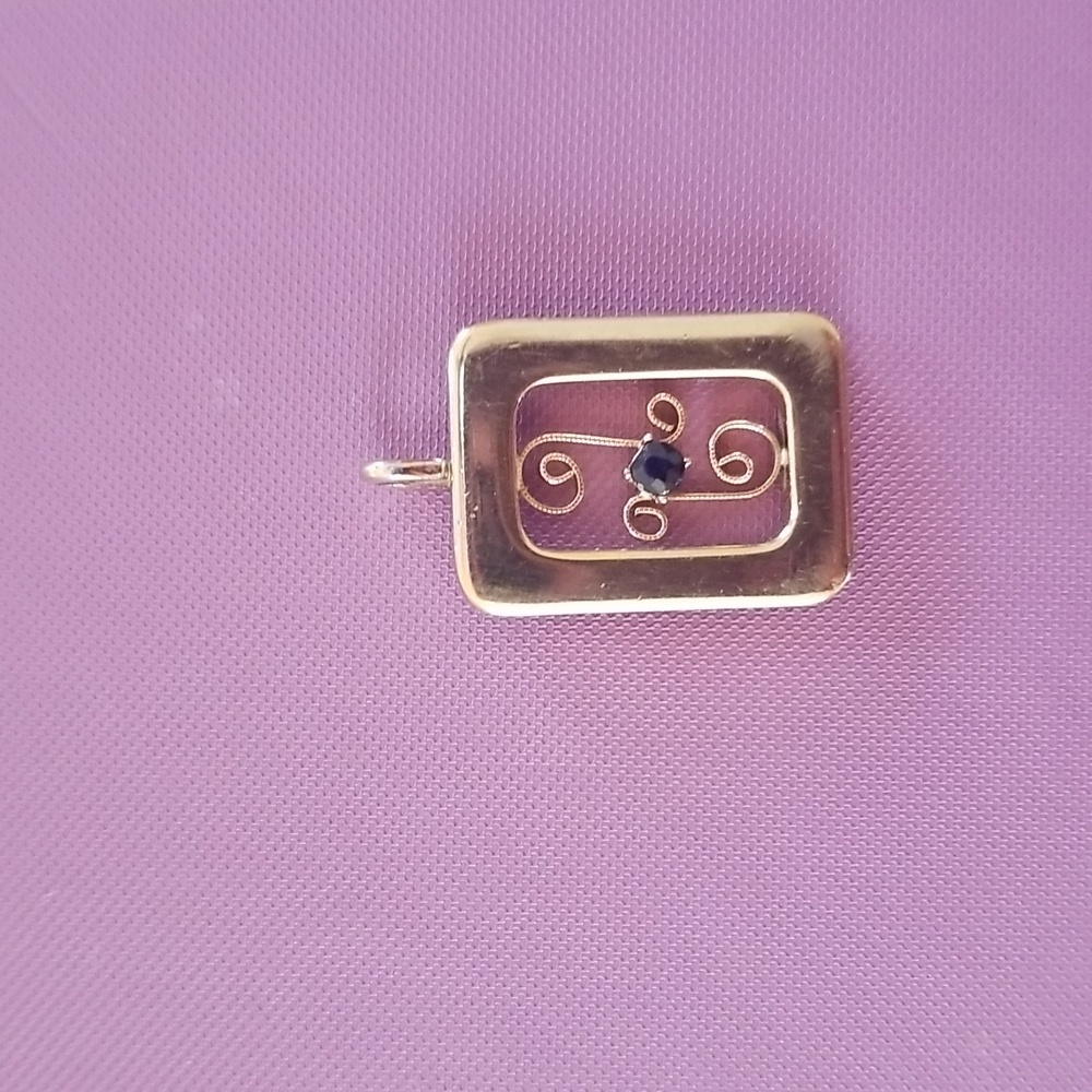 Solid 14k gold sapphire pendant vtg
